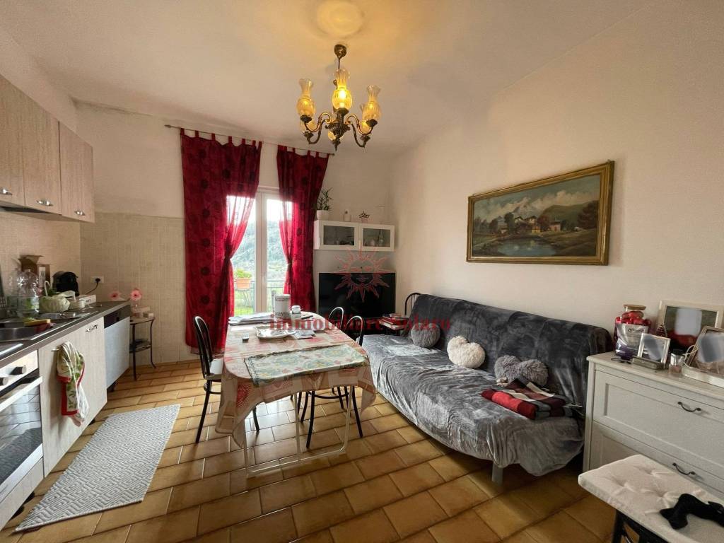 Casa indipendente a Varazze in Via Frandee, 9 - Foto 3