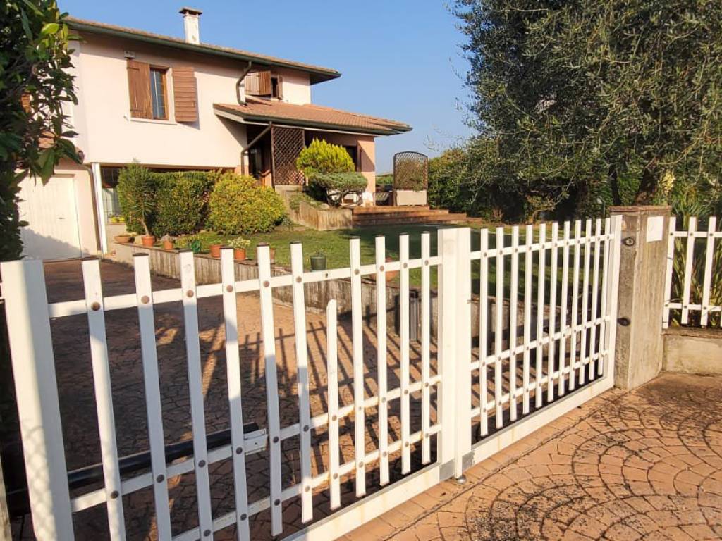 Villa a Legnago in Via almerini, 66 - Foto 2