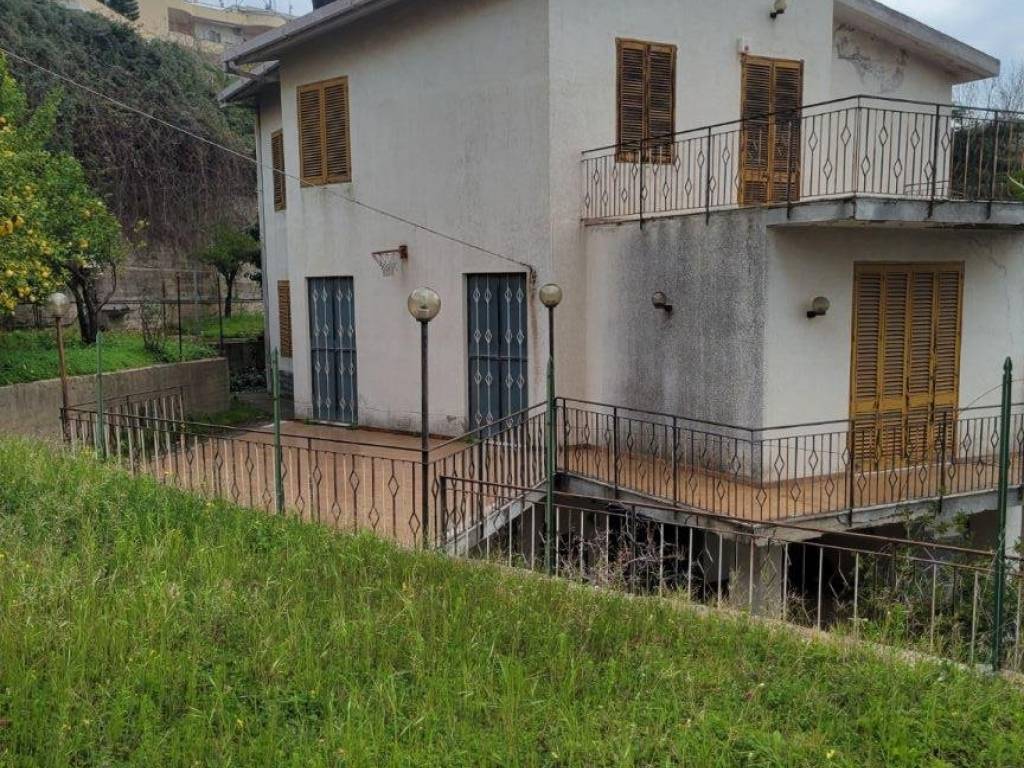 Villa a Reggio calabria in Via Ravagnese-Gallina, 248 - Foto 2