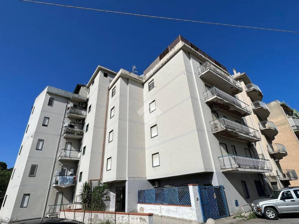 Appartamento a Reggio calabria in Via Antonino Cutroneo, 33 - Foto 2