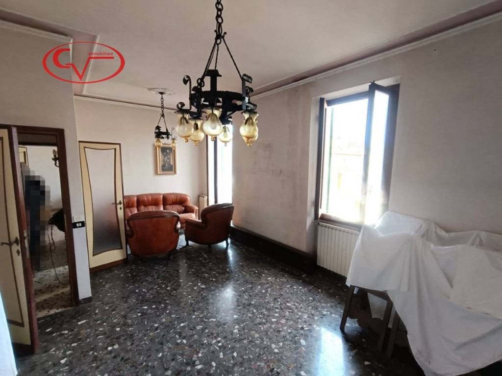 Appartamento a Terranuova bracciolini in Via Dante Alighieri - Foto 2