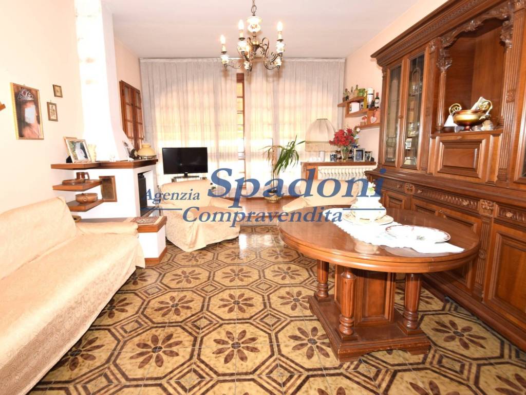 Villa a Massa e cozzile in Via Vetriano, 74 - Foto 2