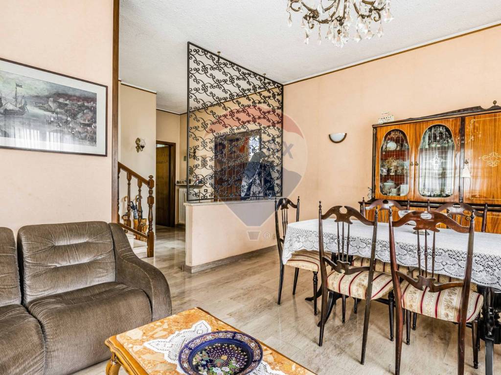 Villa a Cardano al campo in Francesco Baracca, 11 - Foto 5