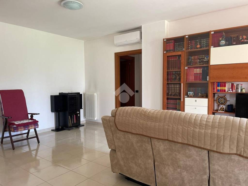 Appartamento a Grottaglie in Via A. de Gasperi - Foto 4