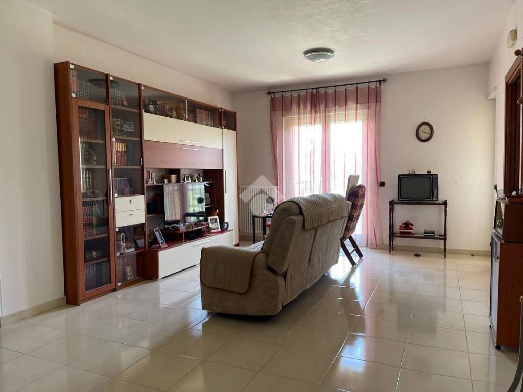 Appartamento a Grottaglie in Via A. de Gasperi - Foto 5