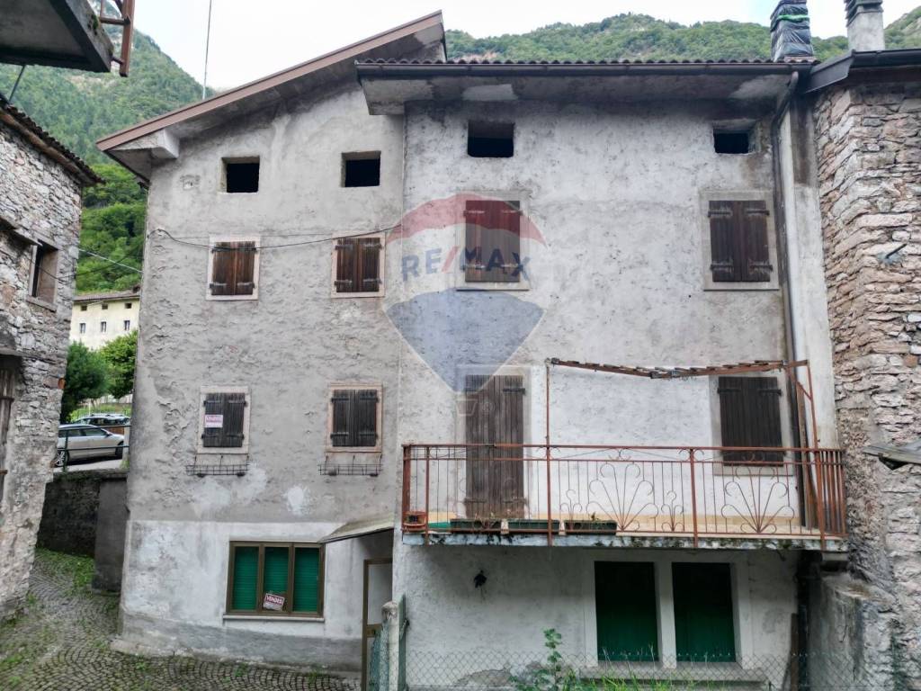 Casa indipendente a Longarone in XII Marzo 1921, 30 - Foto 2
