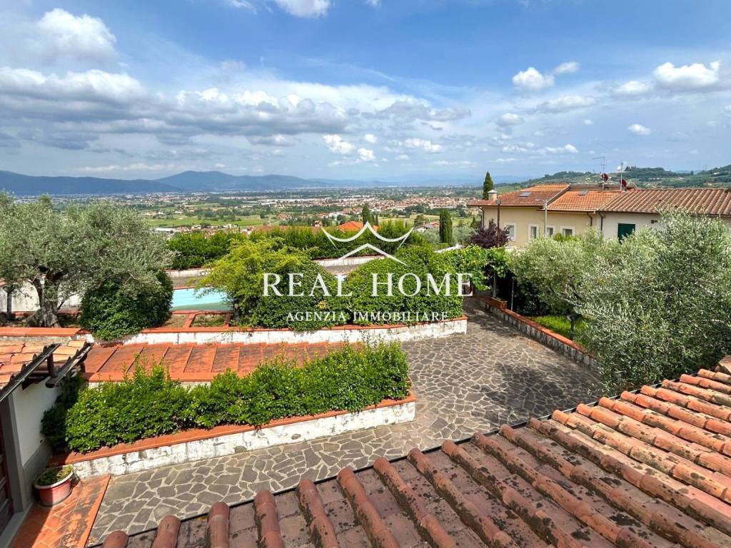 Villa a Quarrata in Via Capezzana - Foto 2