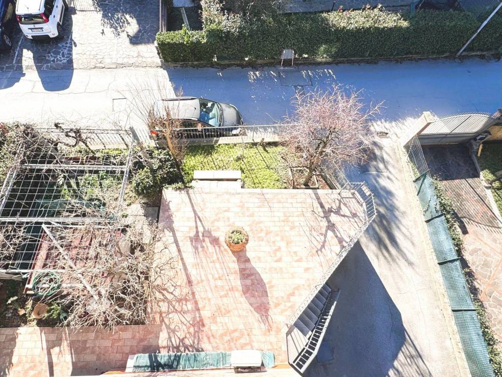 Appartamento a Massa e cozzile in Via Luigi Galvani - Foto 2