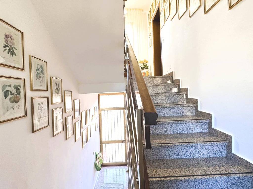 Appartamento a Massa e cozzile in Via Luigi Galvani - Foto 3