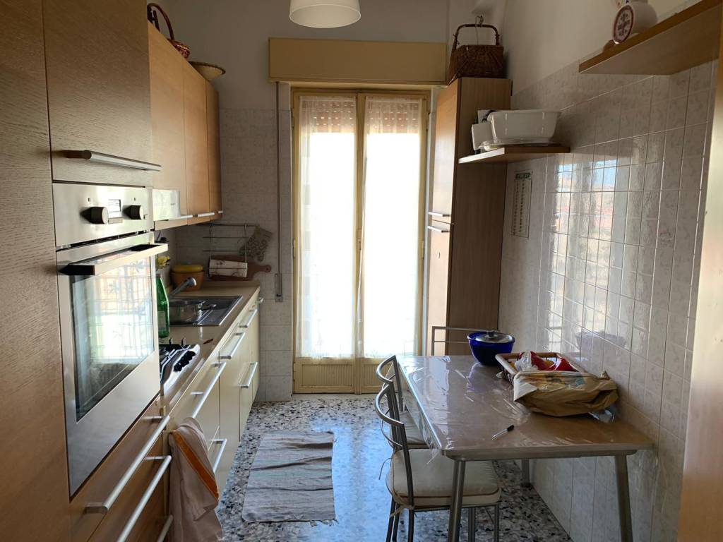 Appartamento a Benevento in Via Giovan Battista Bosco Lucarelli - Foto 4