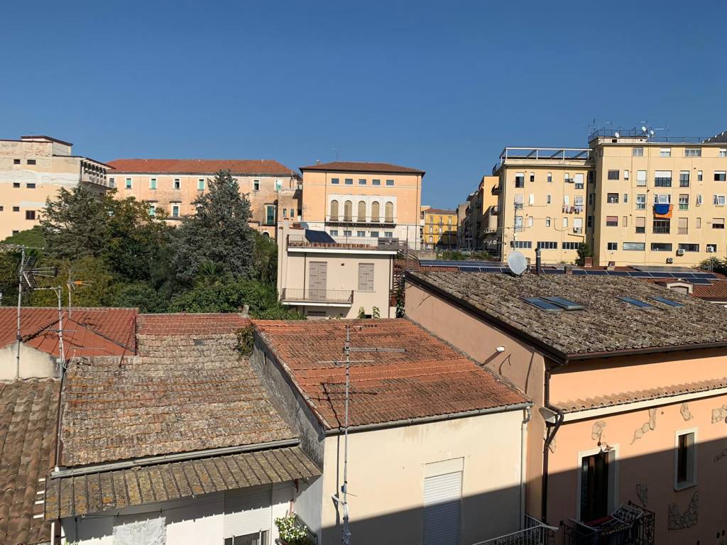 Appartamento a Benevento in Via Giovan Battista Bosco Lucarelli - Foto 5