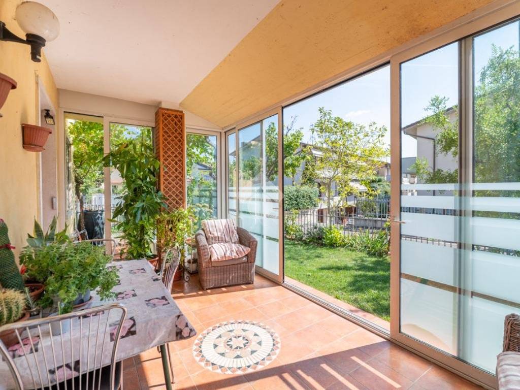 Villa a Villafranca di verona in Via Eugenio Montale, 42 - Foto 2