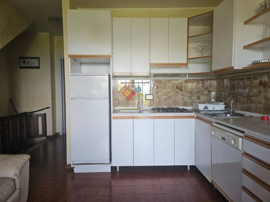 Appartamento a Manerba del garda in Via Giuseppe Ungaretti - Foto 3
