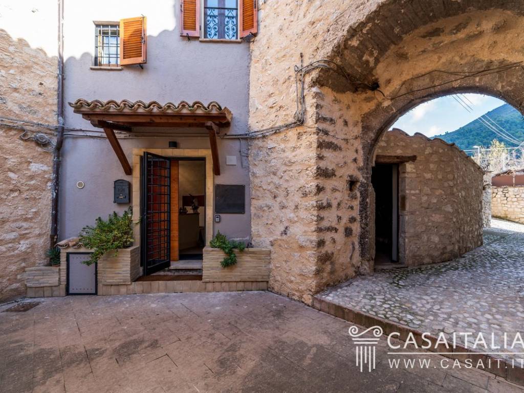 Appartamento a Spoleto in Via dei Pini, 17 - Foto 2