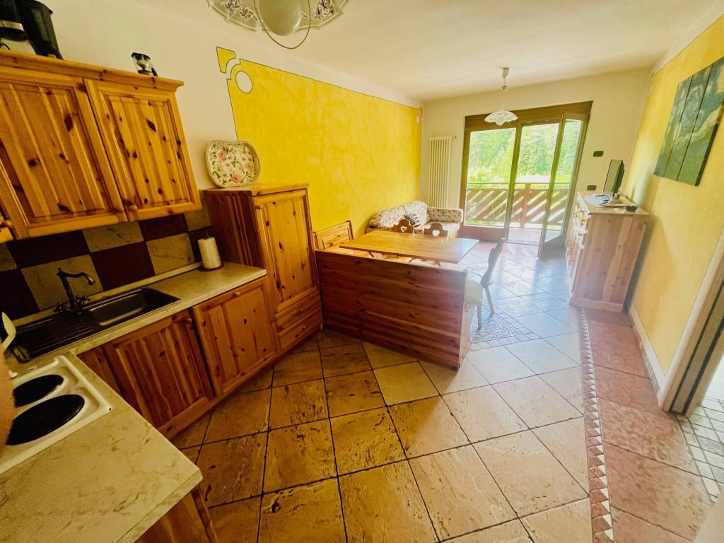 Appartamento a Comano terme in Via Cesare Battisti - Foto 3