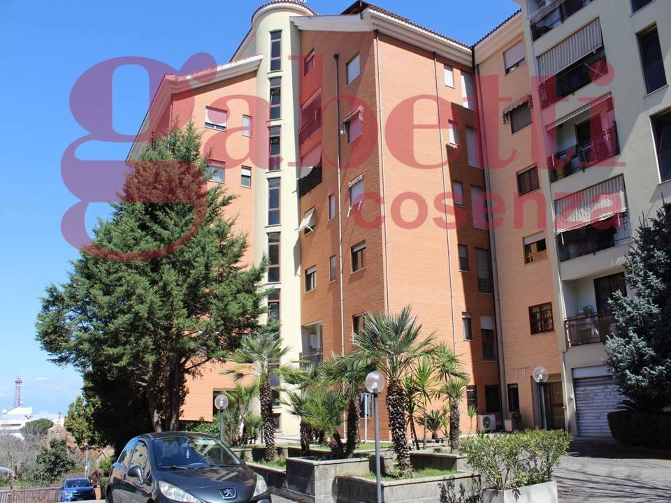 Appartamento a Cosenza in Via Luigi De Franco, 19 - Foto 2