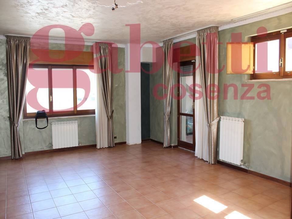 Appartamento a Cosenza in Via Luigi De Franco, 19 - Foto 4