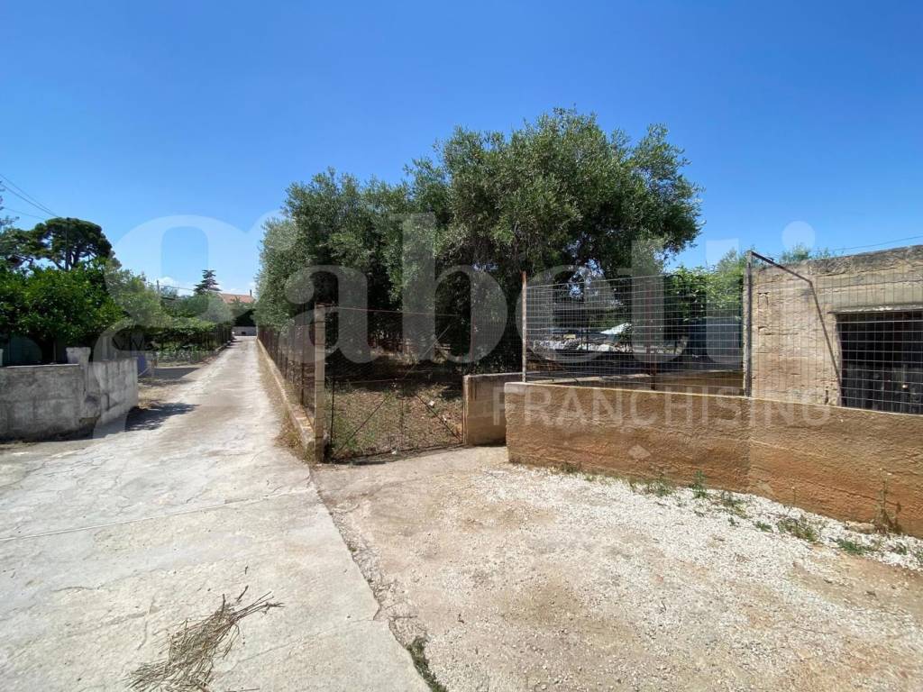 Terreno a Trani in Via Capirro I, 13 - Foto 2