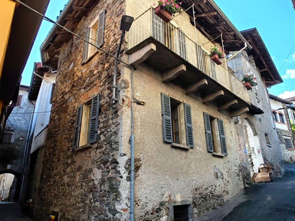Casa indipendente a Stresa in Via Silvio Pellico, 2 - Foto 5