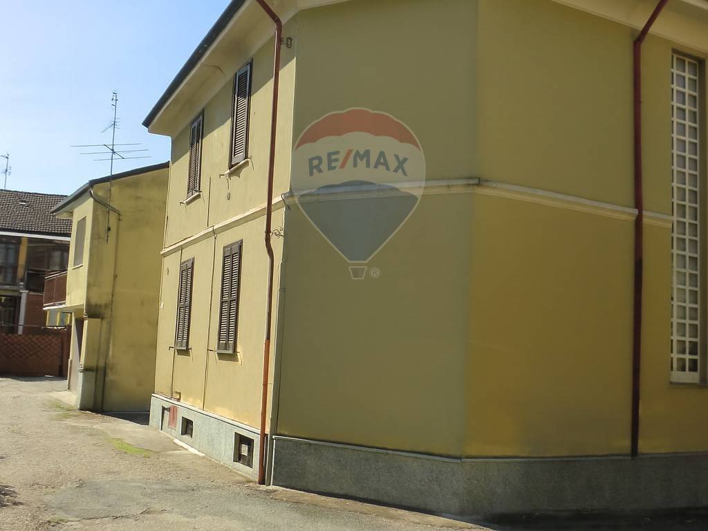 Appartamento a Cerano in via Fratelli Bricco, 6 - Foto 3