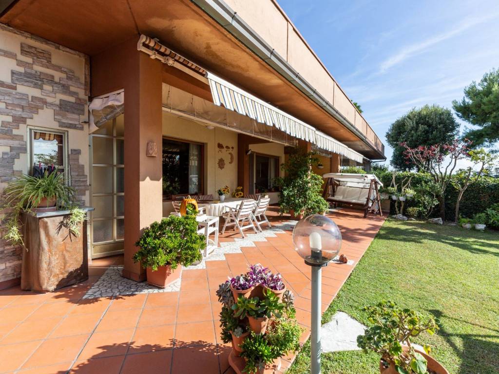 Villa a Falconara marittima in Via Giovanni Pascoli - Foto 2