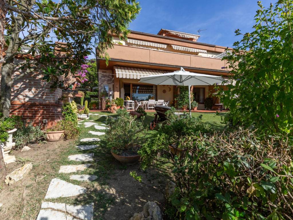 Villa a Falconara marittima in Via Giovanni Pascoli - Foto 3