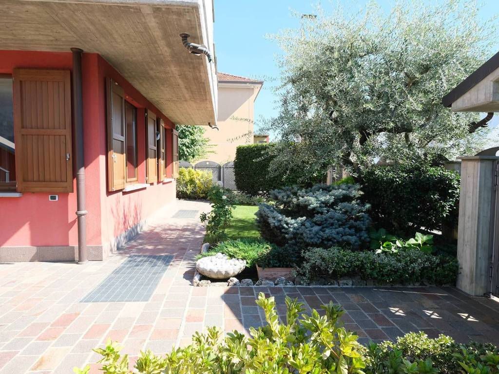 Villa a Curno in Via della Resistenza - Foto 2