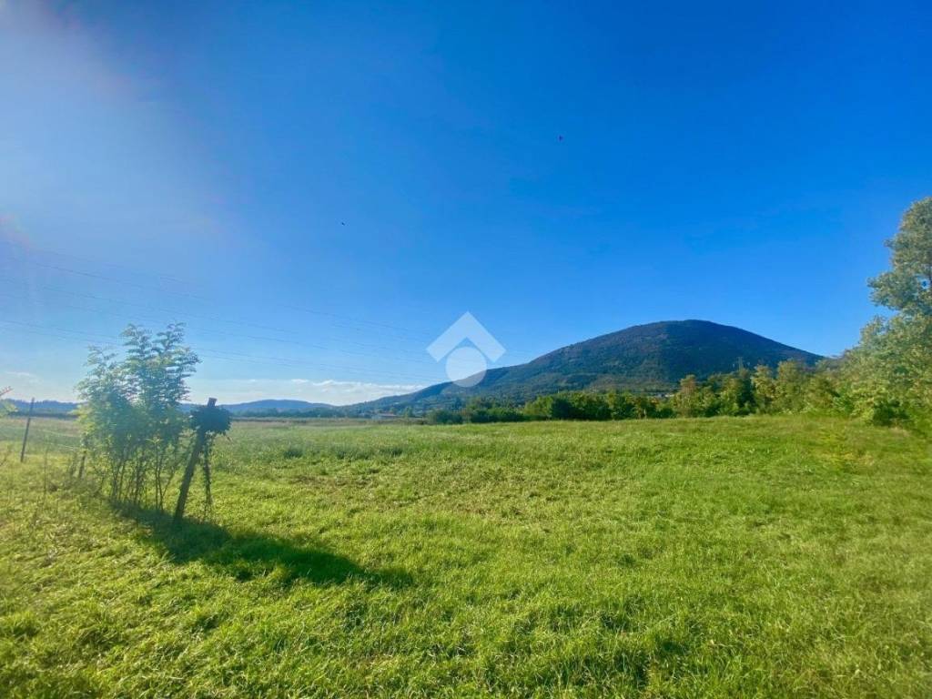 Terreno a Caprino veronese in PIAZZA STRINGA - Foto 2