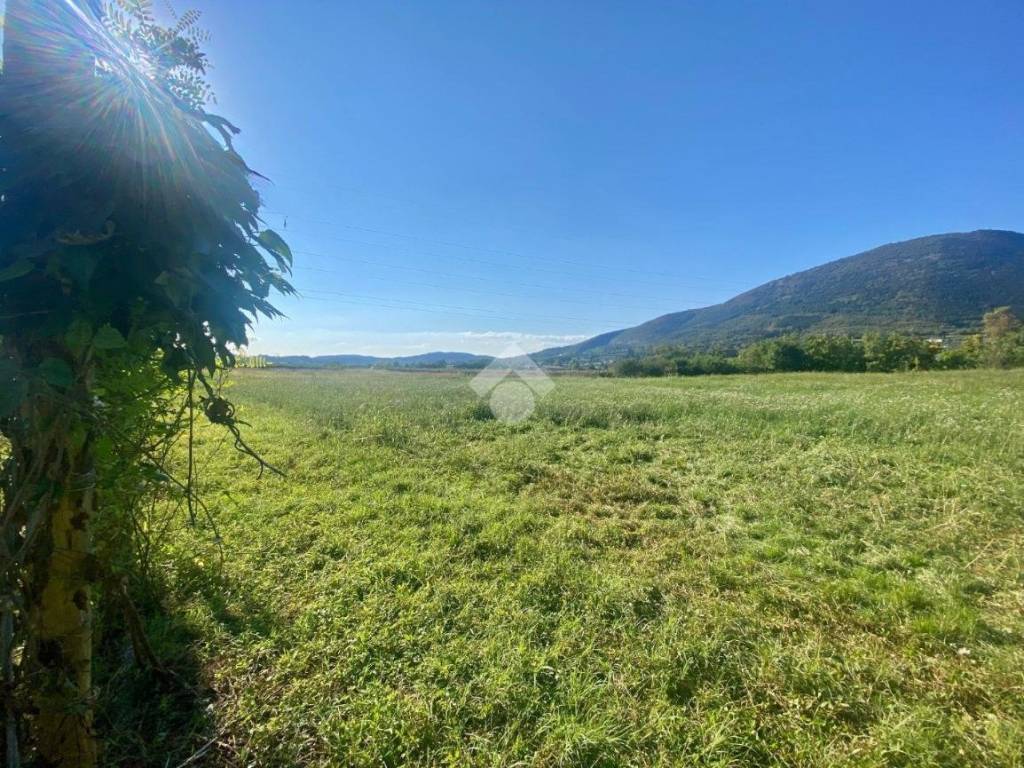 Terreno a Caprino veronese in PIAZZA STRINGA - Foto 3