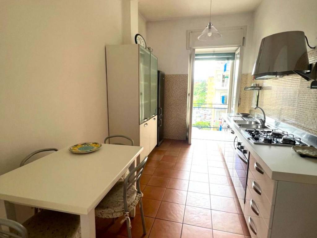 Appartamento a Salerno in Via Michelangelo Testa - Foto 5