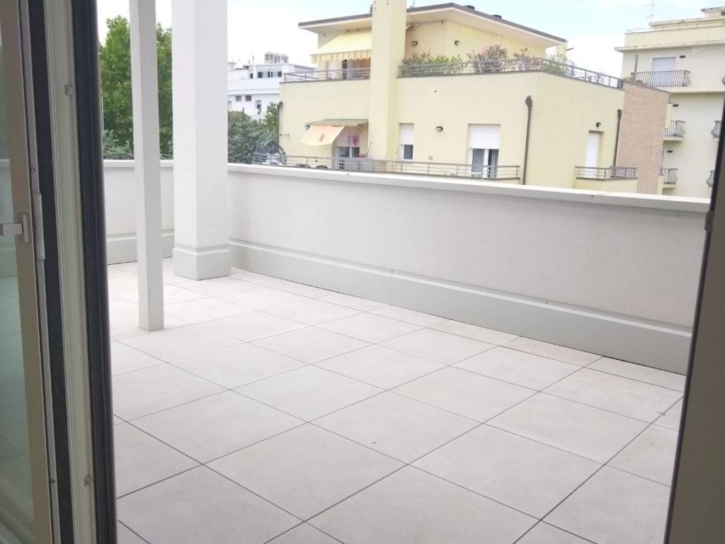 Attico / mansarda a Riccione in Viale Amilcare Ponchielli - Foto 4