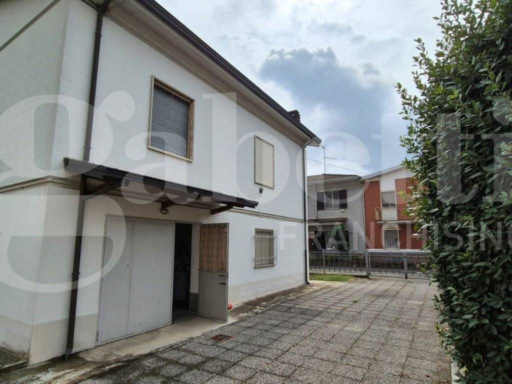 Casa indipendente a Caorso in Via cantarana, 4 - Foto 2