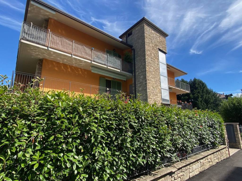 Appartamento a Calusco d'adda in VIALE RIMEMBRANZE, 79 - Foto 2