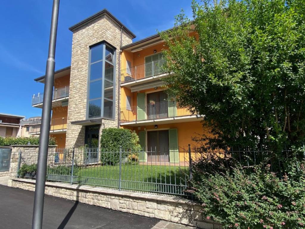 Appartamento a Calusco d'adda in VIALE RIMEMBRANZE, 79 - Foto 3