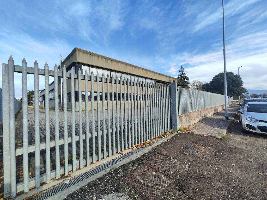 Immobile a Città di castello in Via Claudio Treves - Foto 4