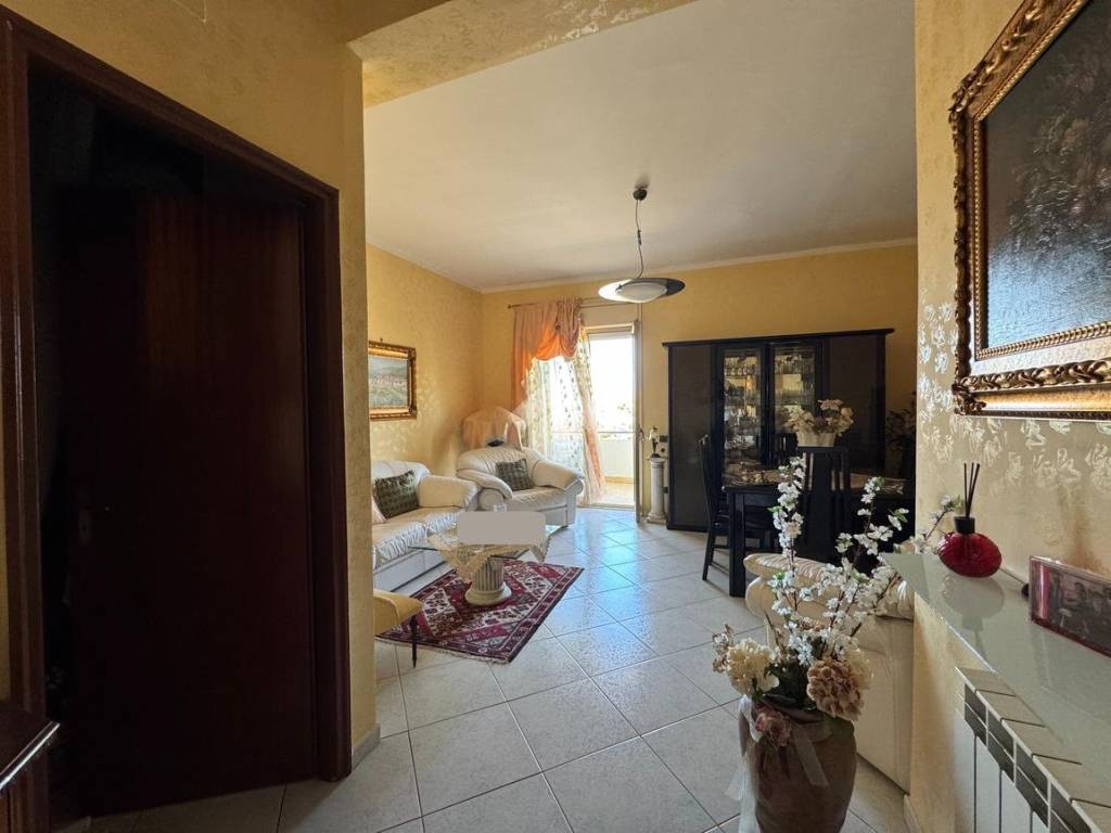 Appartamento a Agrigento in Piazza Vincenzo Savatteri Castelli, 9 - Foto 2