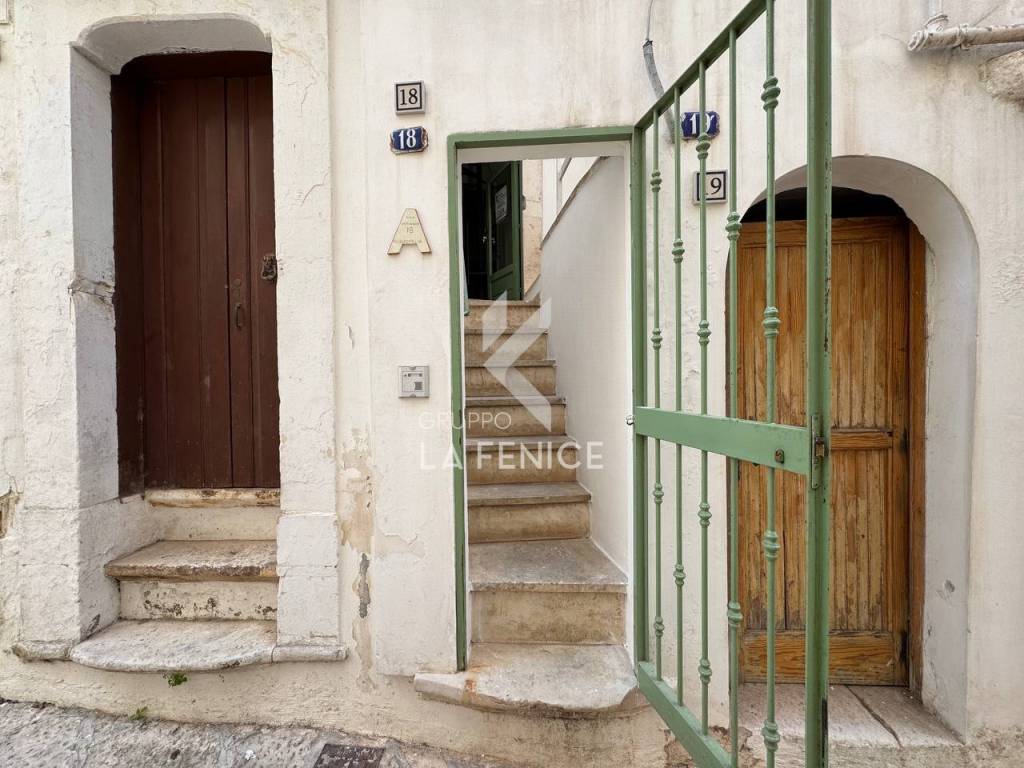 Casa indipendente a Martina franca in Via Conte Ugolino 18 - Foto 2