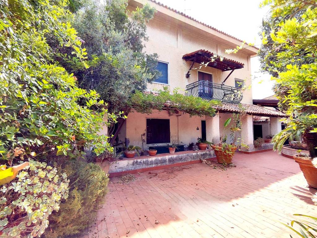 Villa a Aci castello in Via Vampolieri - Foto 3