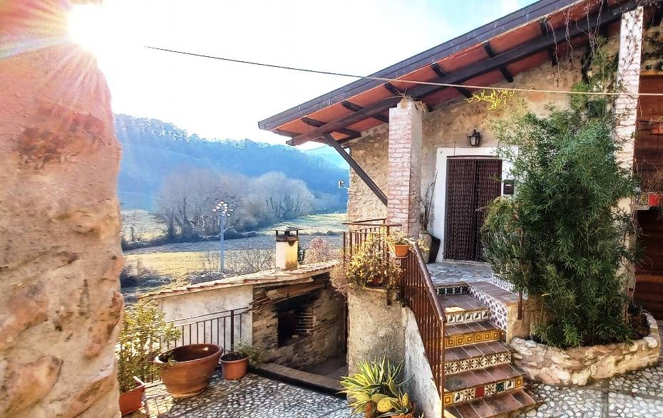 Casa indipendente a Spoleto in Località Crocemarroggia-Perchia - Foto 2