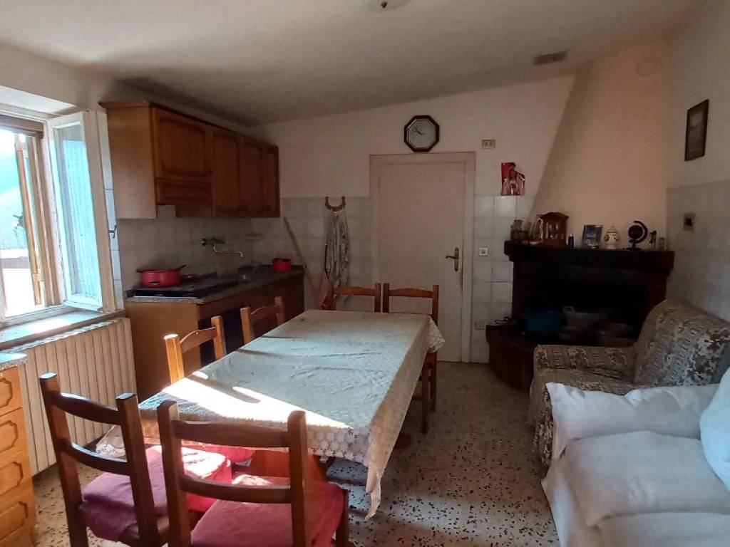 Casa indipendente a Spoleto in Località Crocemarroggia-Perchia - Foto 3
