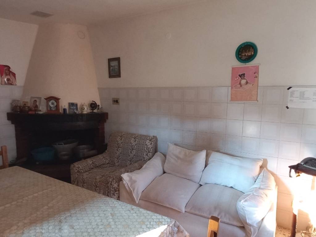 Casa indipendente a Spoleto in Località Crocemarroggia-Perchia - Foto 4