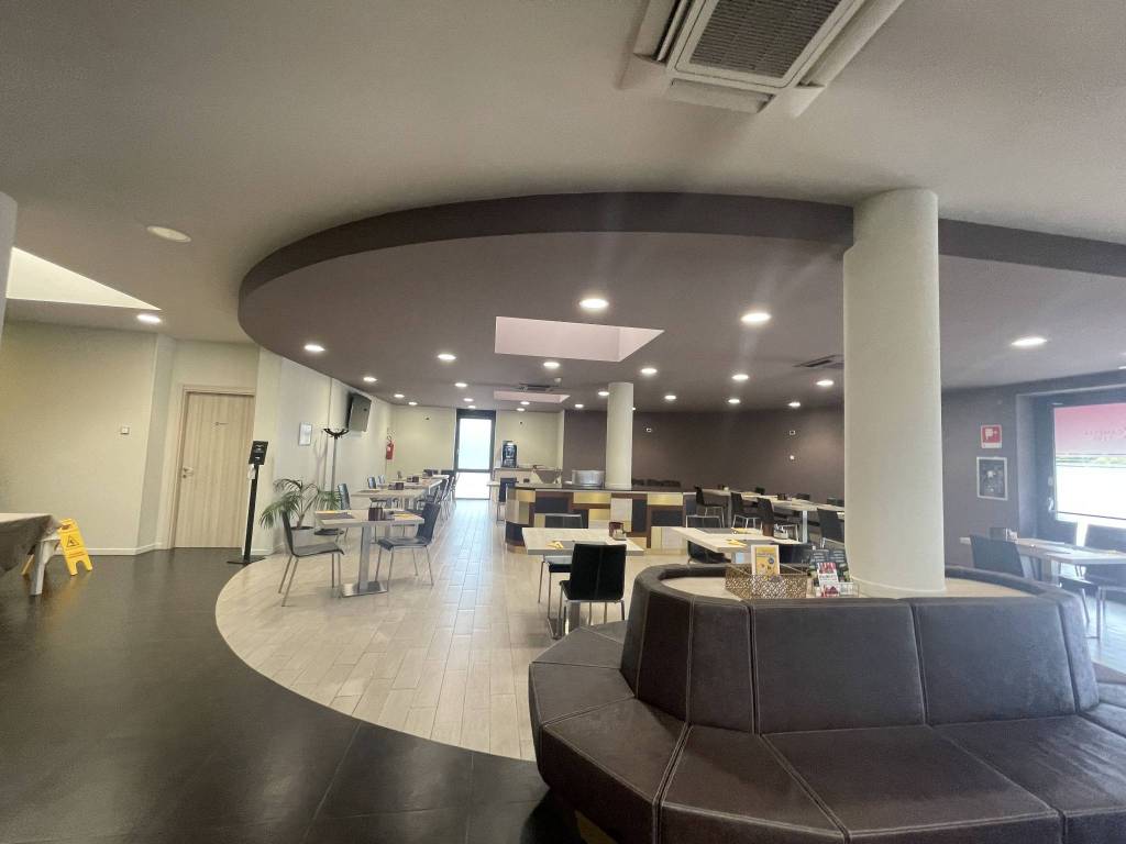 Palazzo / stabile a Cameri in Strada per Novara, 131 - Foto 3