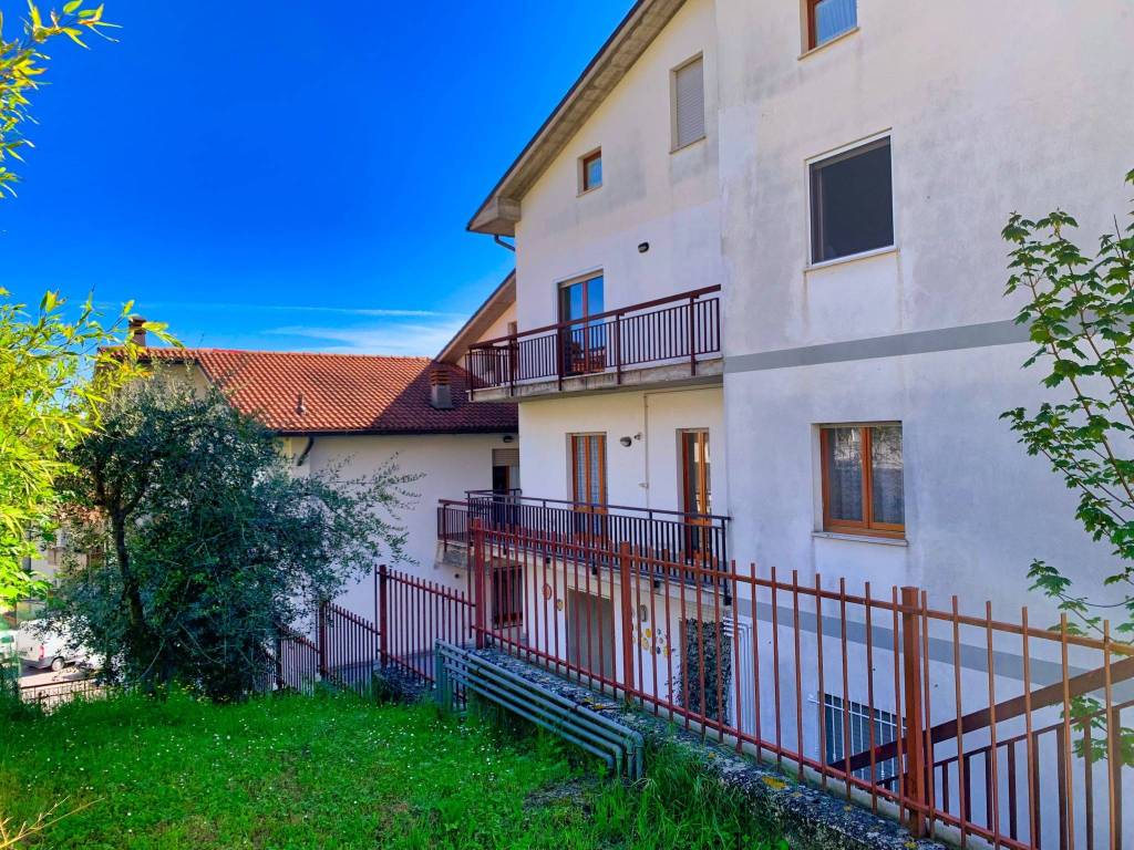 Appartamento a Sarnano in Via Alcide De Gasperi, 25 - Foto 2