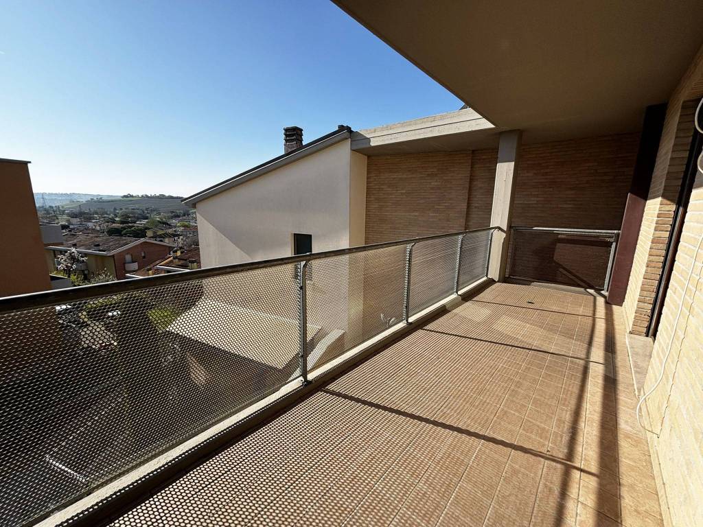 Appartamento a Trecastelli in Via Giosuè Carducci - Foto 2