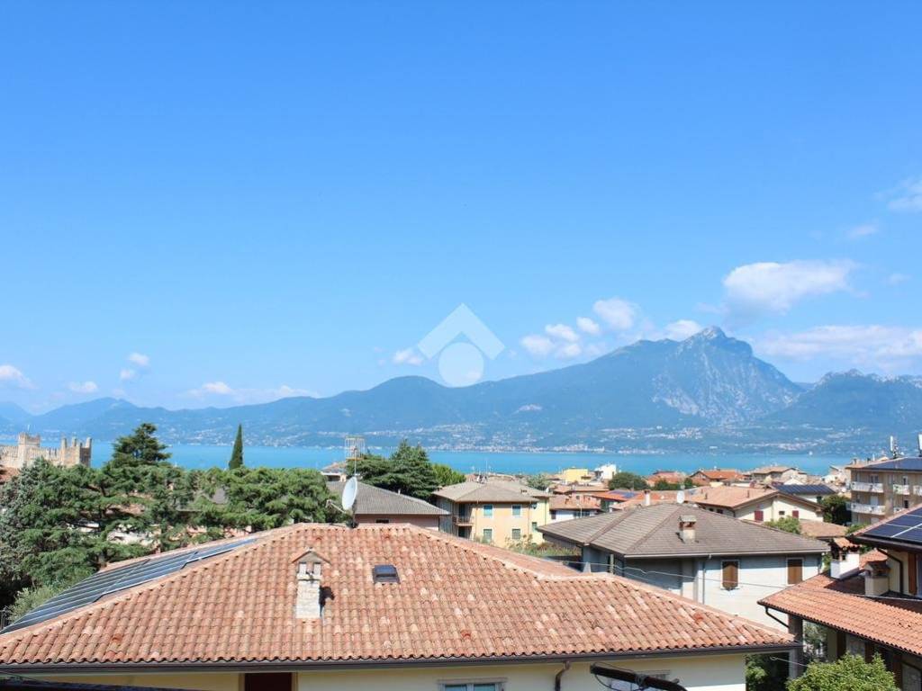 Attico / mansarda a Torri del benaco in Località Bionde, 13 - Foto 2