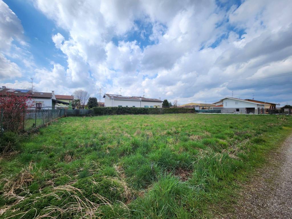 Terreno a Cislago in Via Ugo Foscolo, 321 - Foto 3