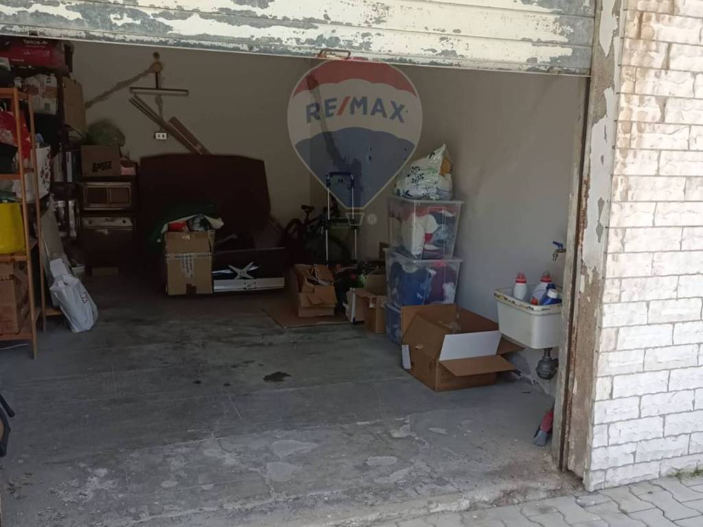 Box / garage a Floridia in Viale Vittorio Veneto, 107 - Foto 4