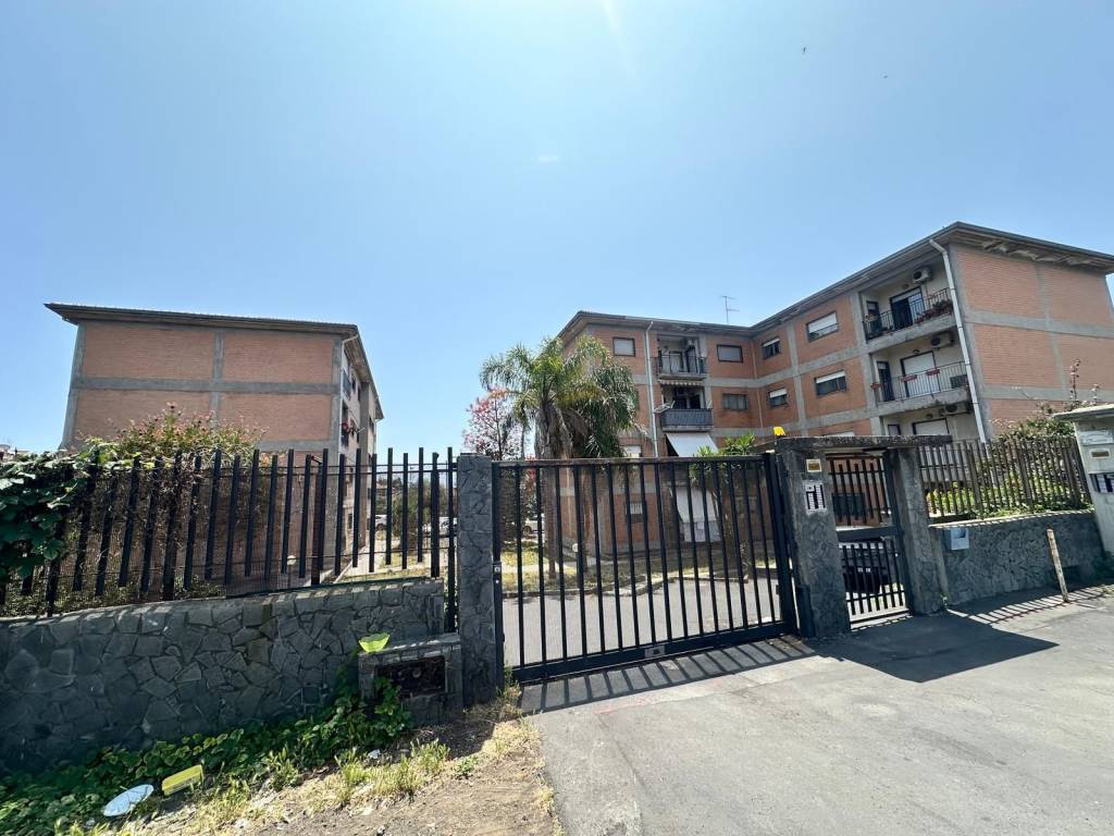 Appartamento a Gravina di catania in Via Valle Allegra - Foto 4