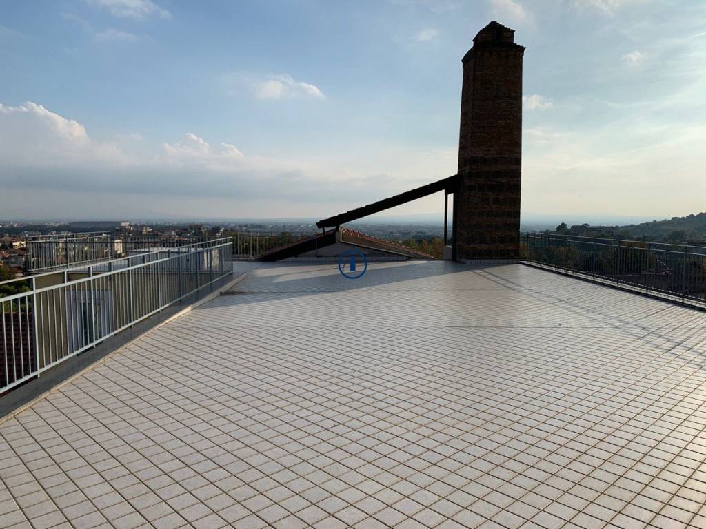 Attico / mansarda a Caserta in Via Giardini Reali - Foto 2