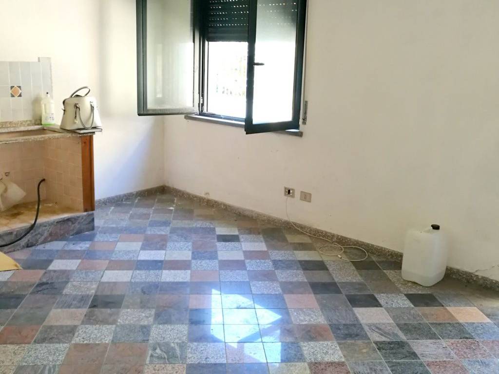 Appartamento a Piscinas in Via Regina Margherita - Foto 3